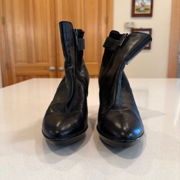 Aquatalia Waterproof Kate Middleton Rouge Royal Leather Boots, Size 9 - Picture 3 of 9